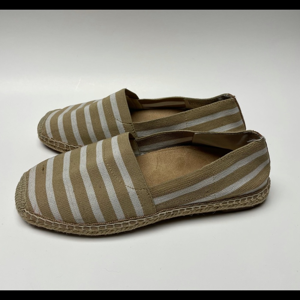 Vionic Valeri espadrille flats women’s 7 beige and white striped